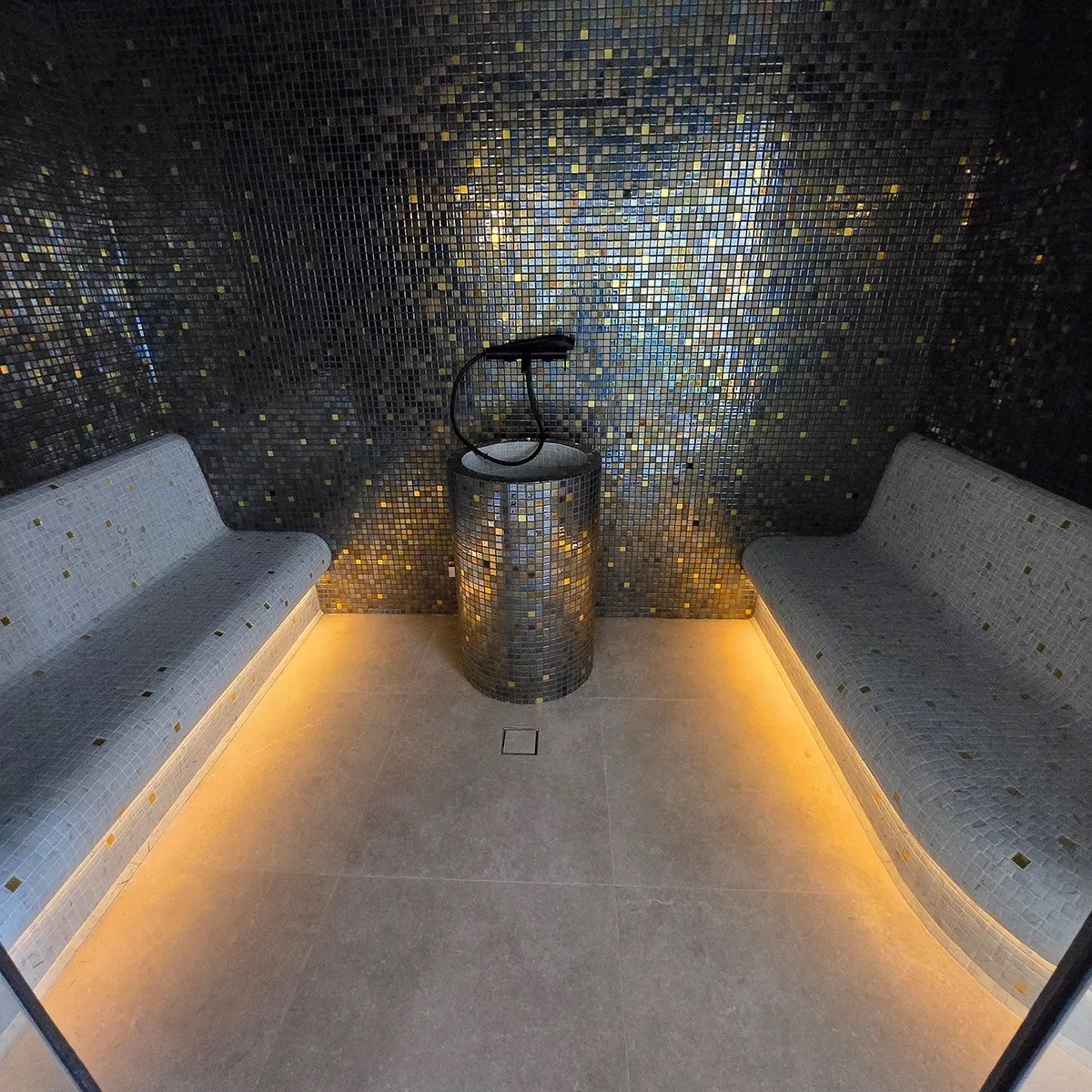 Стеклянная мозаичная смесь Ezarri Carrara Gold